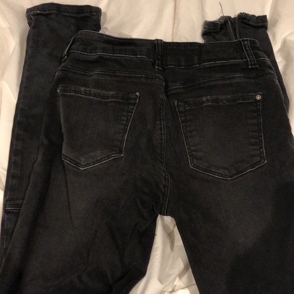 Gap - Picture 4 of 4